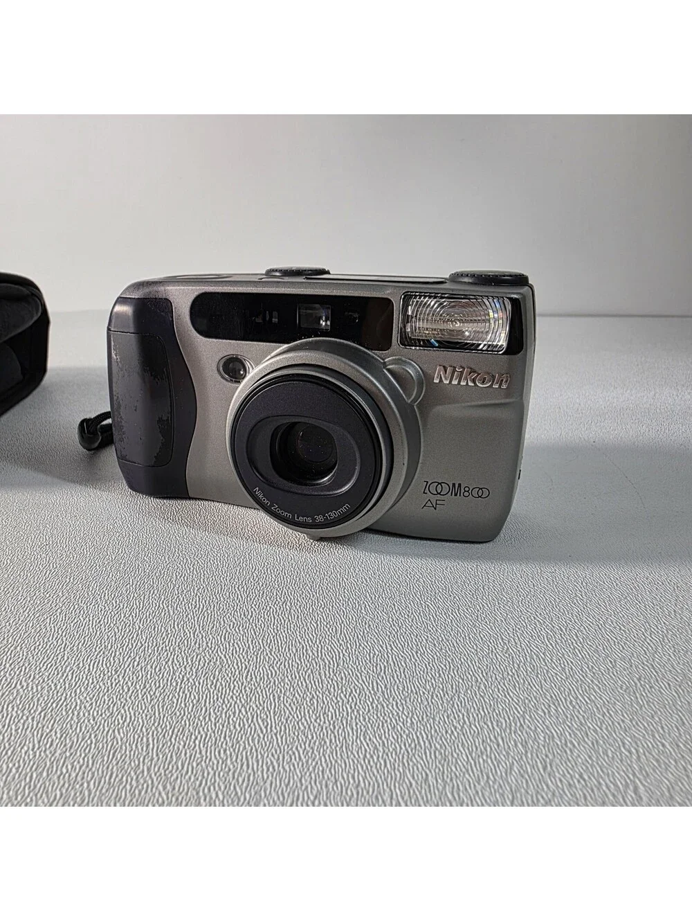 Nikon Zoom 800 AF Point & Shoot 35mm Film Camera w/ 38-130mm lens & Case